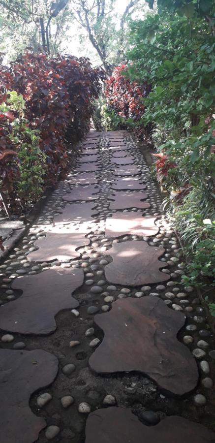 Villa Strawberry Country Mahābaleshwar Esterno foto